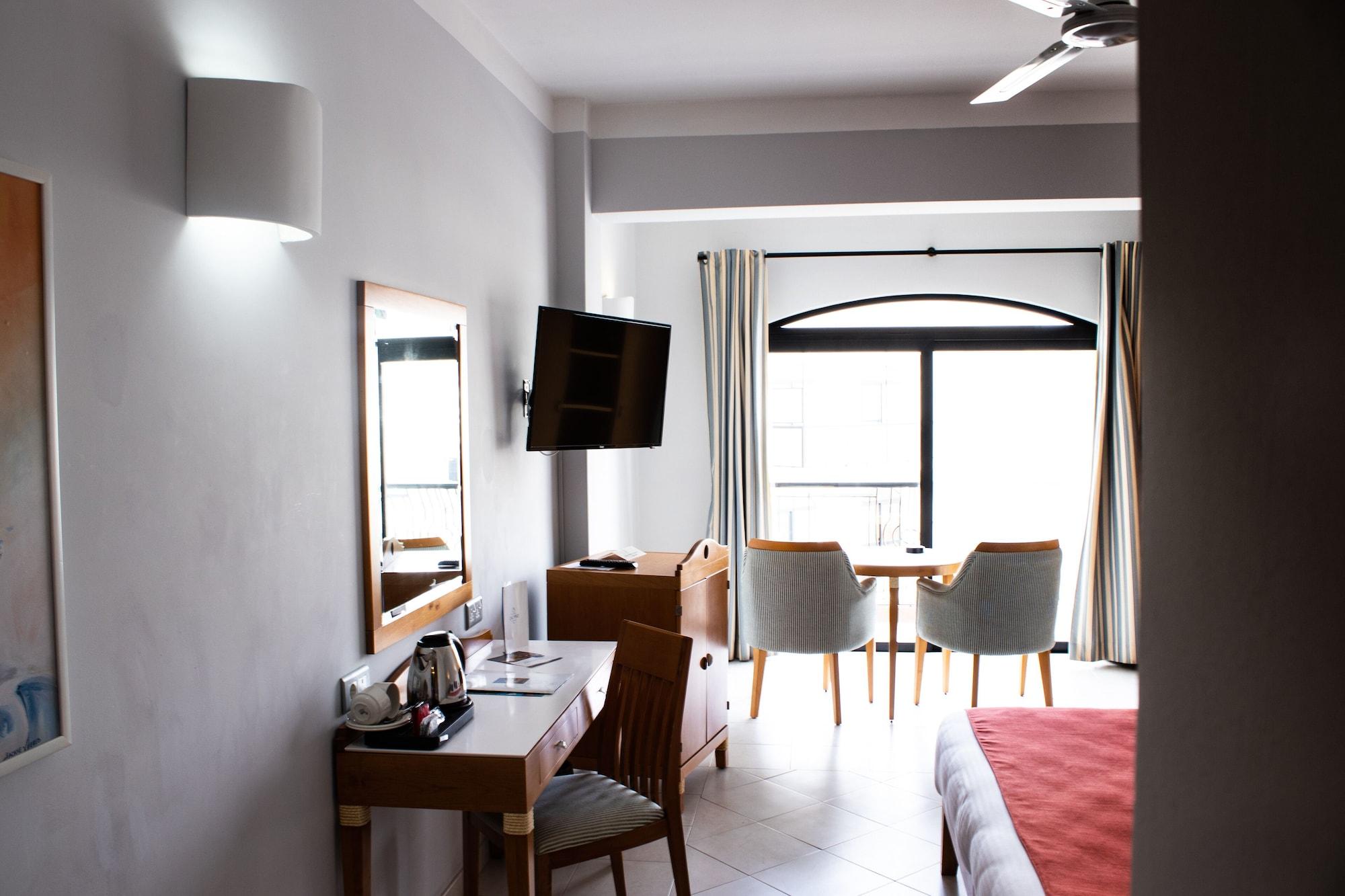 Hotel Calypso Marsalforn Bagian luar foto
