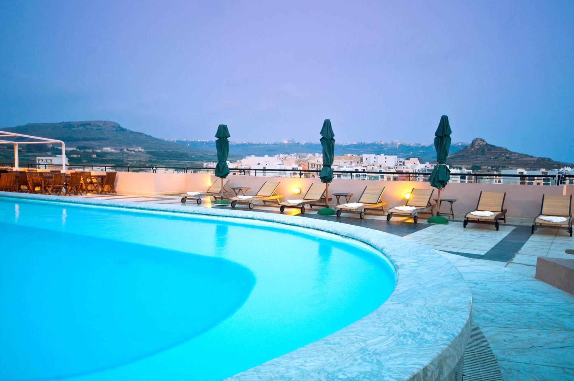 Hotel Calypso Marsalforn Bagian luar foto
