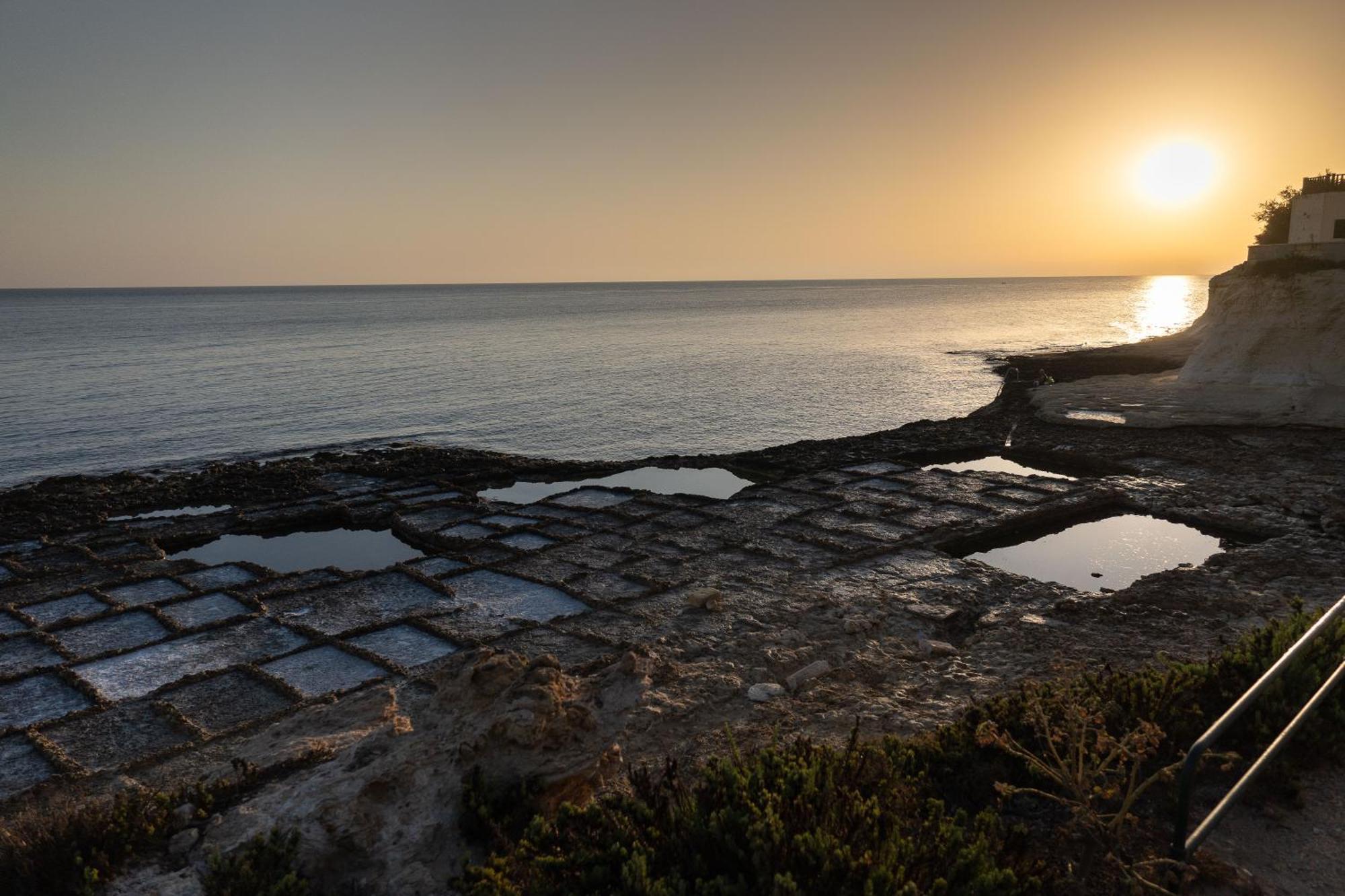 Hotel Calypso Marsalforn Bagian luar foto